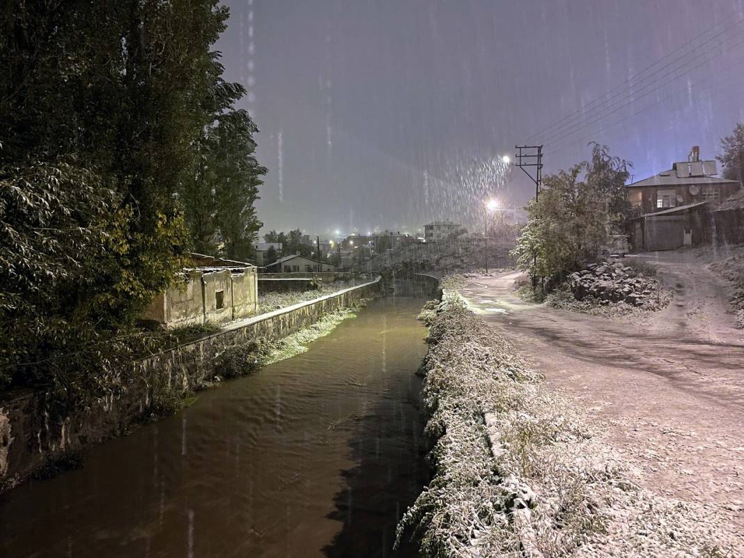 Ardahan'a mevsimin ilk karı düştü 4