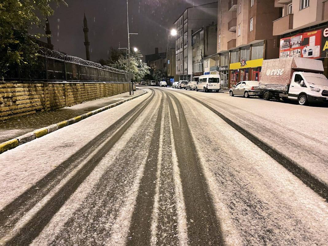 Ardahan'a mevsimin ilk karı düştü 7