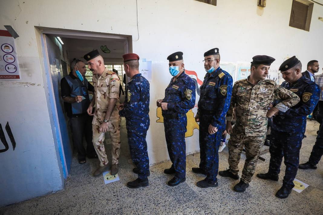 Irak'ta "özel oylama" devam ediyor 7