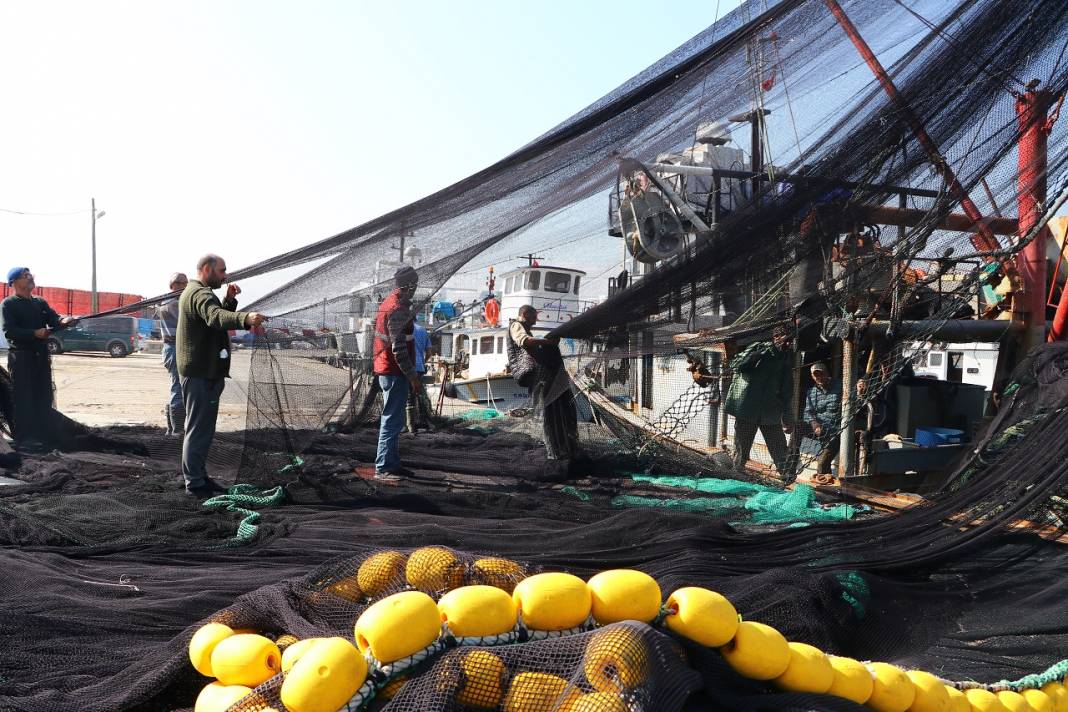 Karadenizli balıkçılar Marmara'da "lüfer" peşinde 10