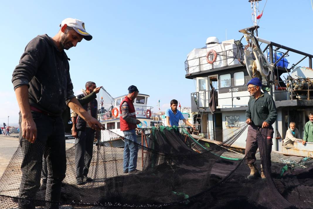 Karadenizli balıkçılar Marmara'da "lüfer" peşinde 3