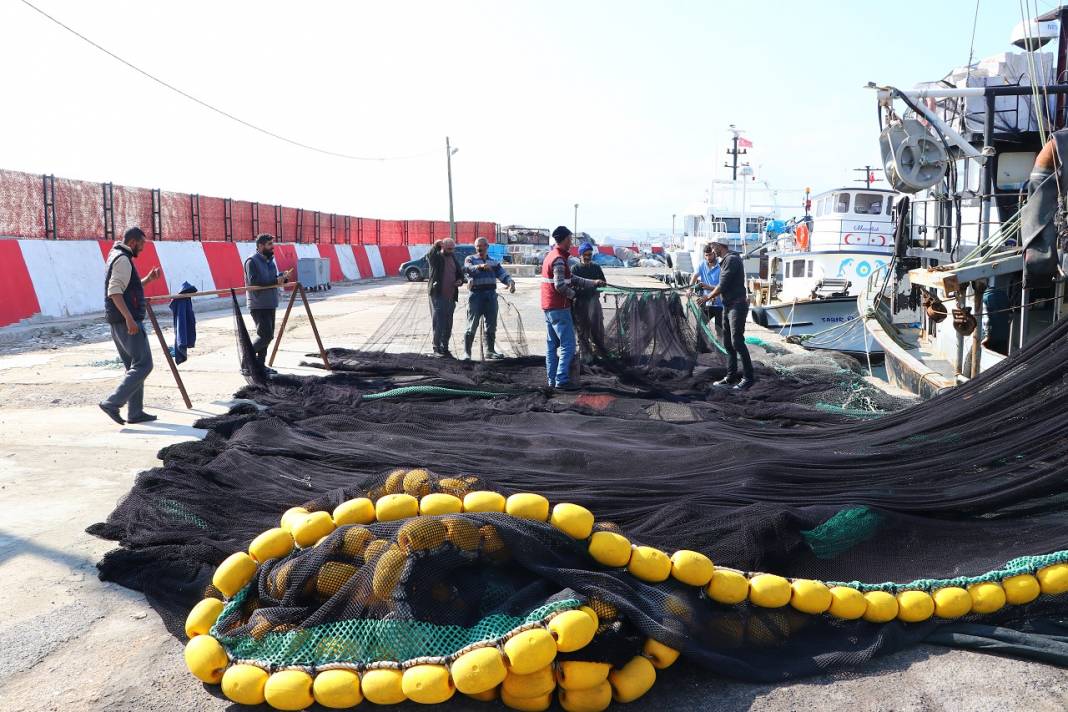 Karadenizli balıkçılar Marmara'da "lüfer" peşinde 5