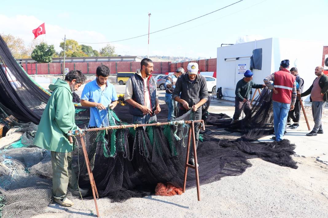 Karadenizli balıkçılar Marmara'da "lüfer" peşinde 7