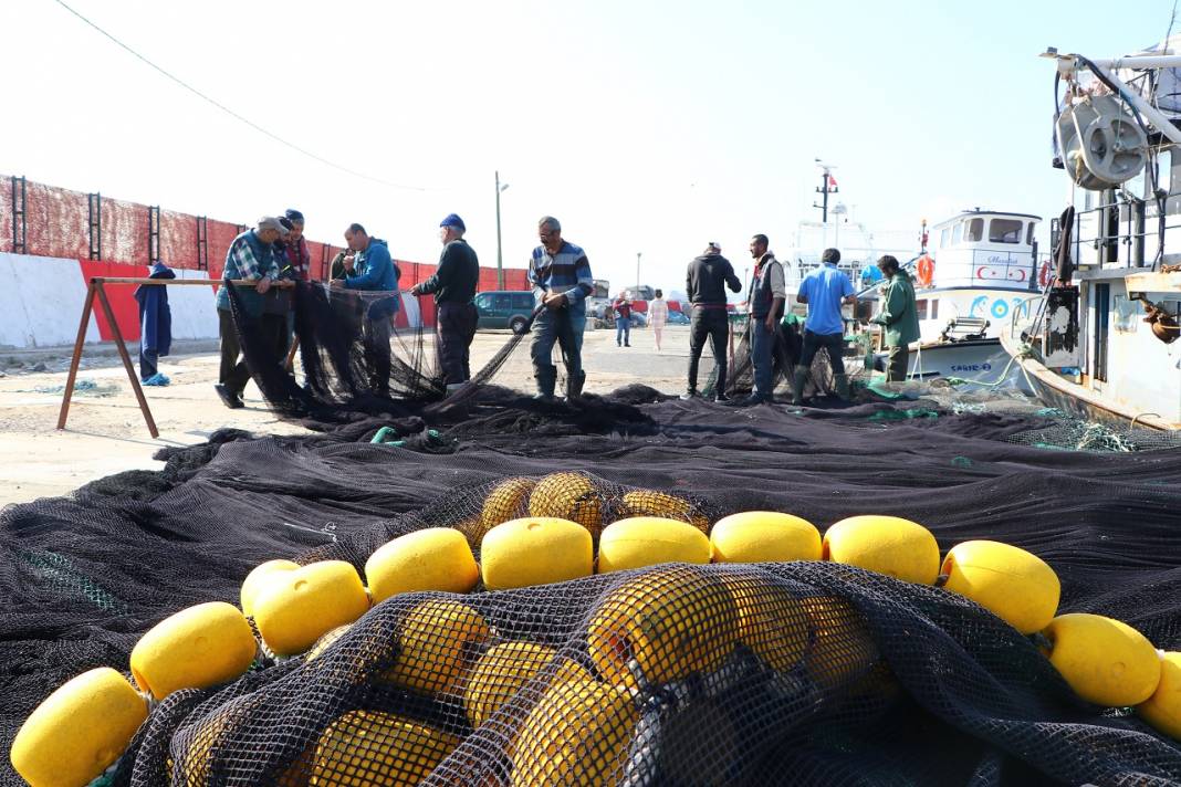 Karadenizli balıkçılar Marmara'da "lüfer" peşinde 8