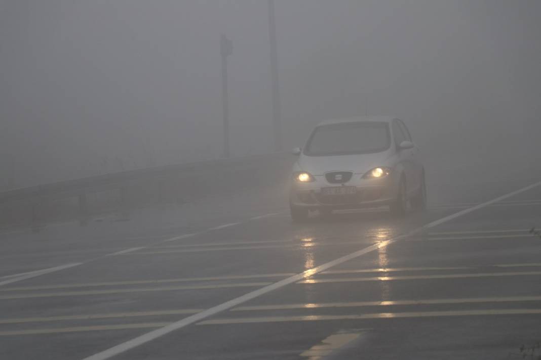 Bolu Dağı'nda sağanak ve yoğun sis ulaşımı etkiliyor 1