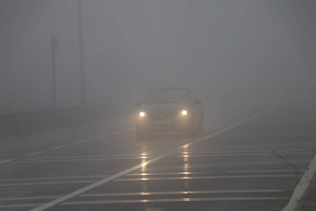 Bolu Dağı'nda sağanak ve yoğun sis ulaşımı etkiliyor 11