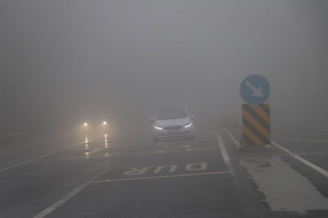 Bolu Dağı'nda sağanak ve yoğun sis ulaşımı etkiliyor 4