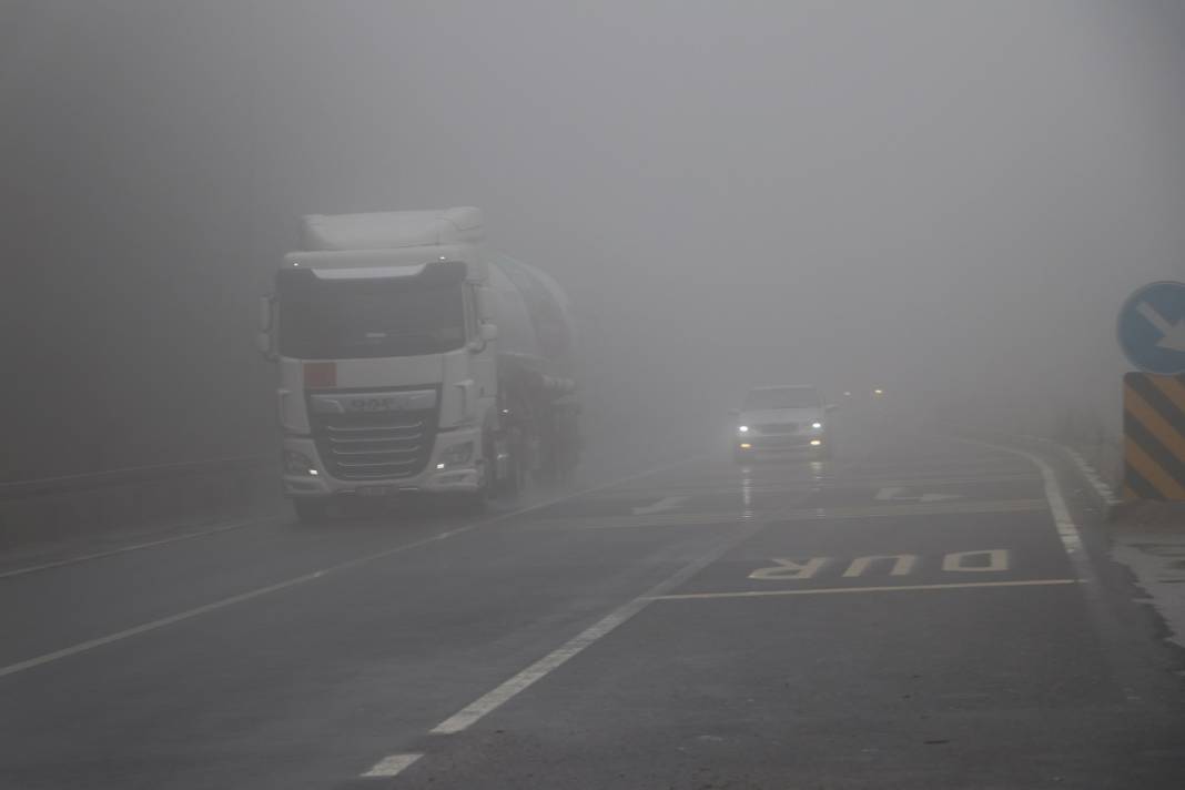 Bolu Dağı'nda sağanak ve yoğun sis ulaşımı etkiliyor 7