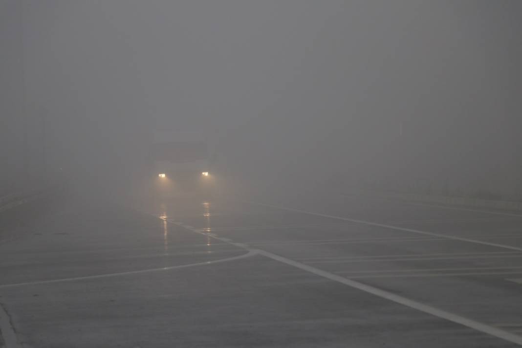 Bolu Dağı'nda sağanak ve yoğun sis ulaşımı etkiliyor 8