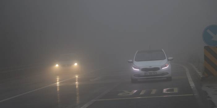 Bolu Dağı'nda sağanak ve yoğun sis ulaşımı etkiliyor