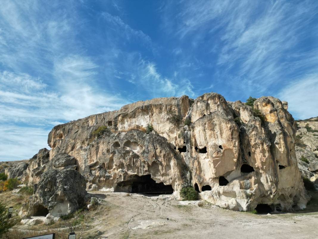 Frigya'daki 3 bin yıllık mağaralar 5
