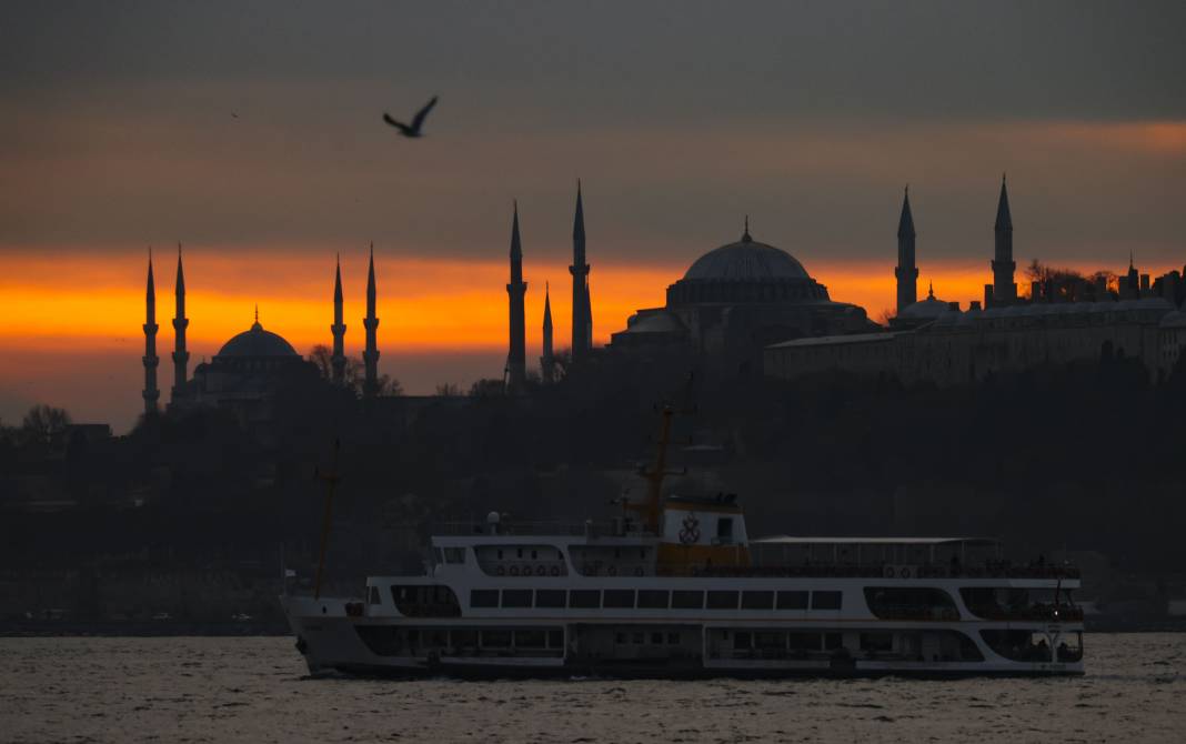İstanbul'da gün batımı şehrin ruhunu yansıtıyor 6