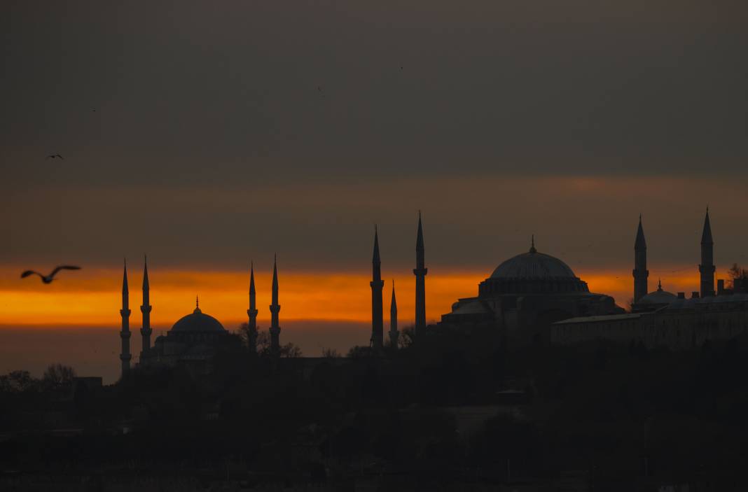 İstanbul'da gün batımı şehrin ruhunu yansıtıyor 7