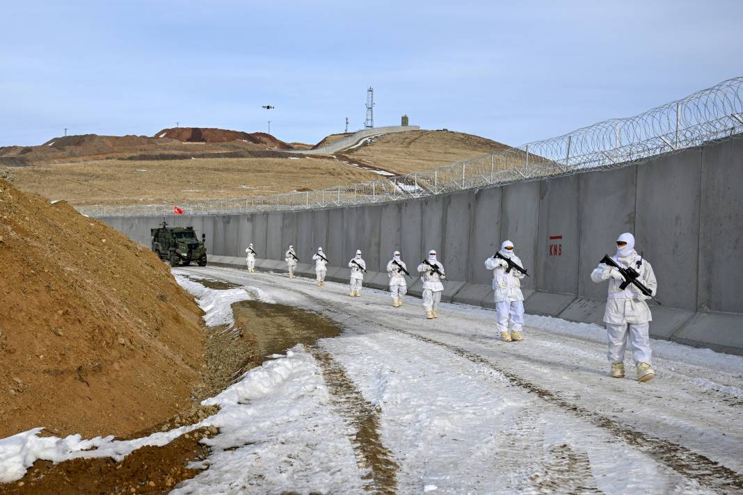 Van-İran sınırındaki güvenlik tedbirleri artıyor 6
