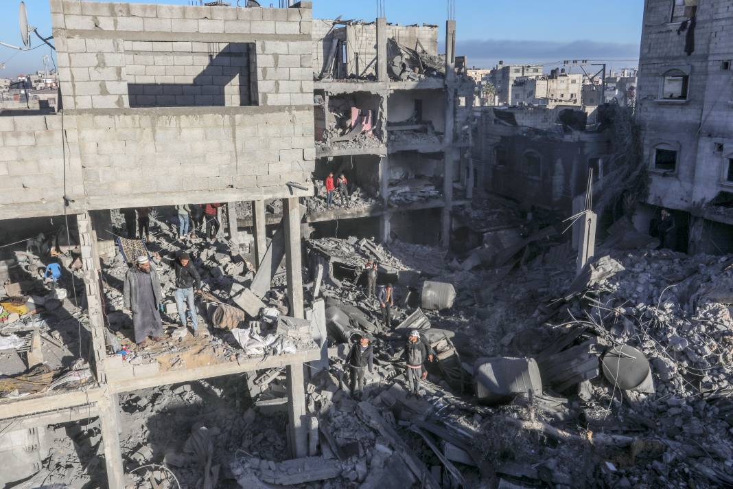 Gazze Şeridi'ne yönelik saldırılar şiddetlenerek devam ediyor 5