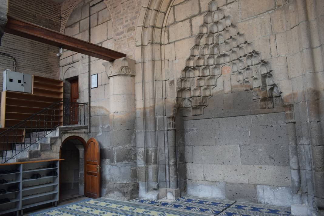 Konya'da yüzyıllar boyu ayakta kalan Bulgur Tekke Cami 7