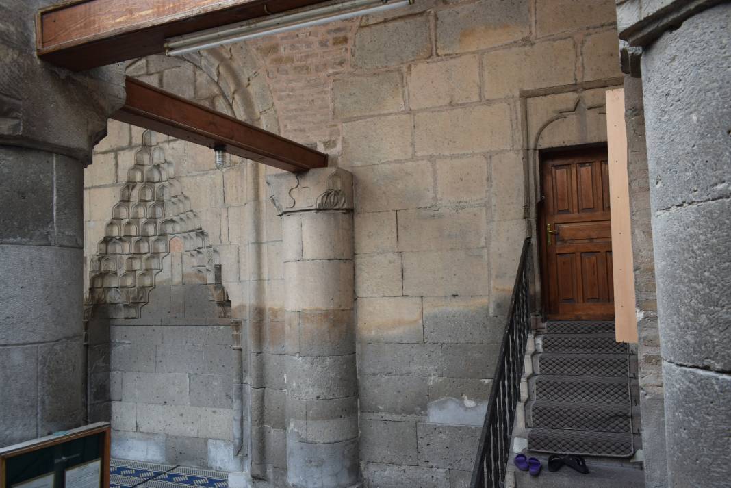 Konya'da yüzyıllar boyu ayakta kalan Bulgur Tekke Cami 9