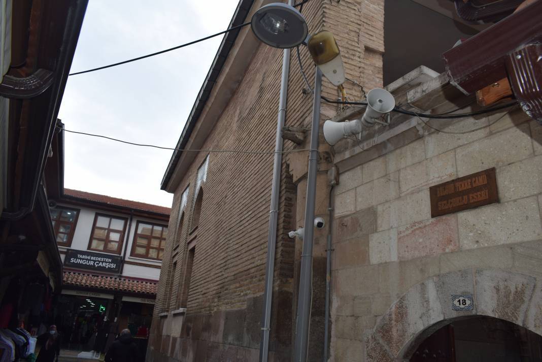 Konya'da yüzyıllar boyu ayakta kalan Bulgur Tekke Cami 1