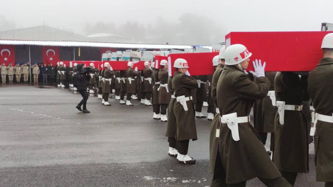 Şehitlerimizi göz yaşları ile uğurladık 5