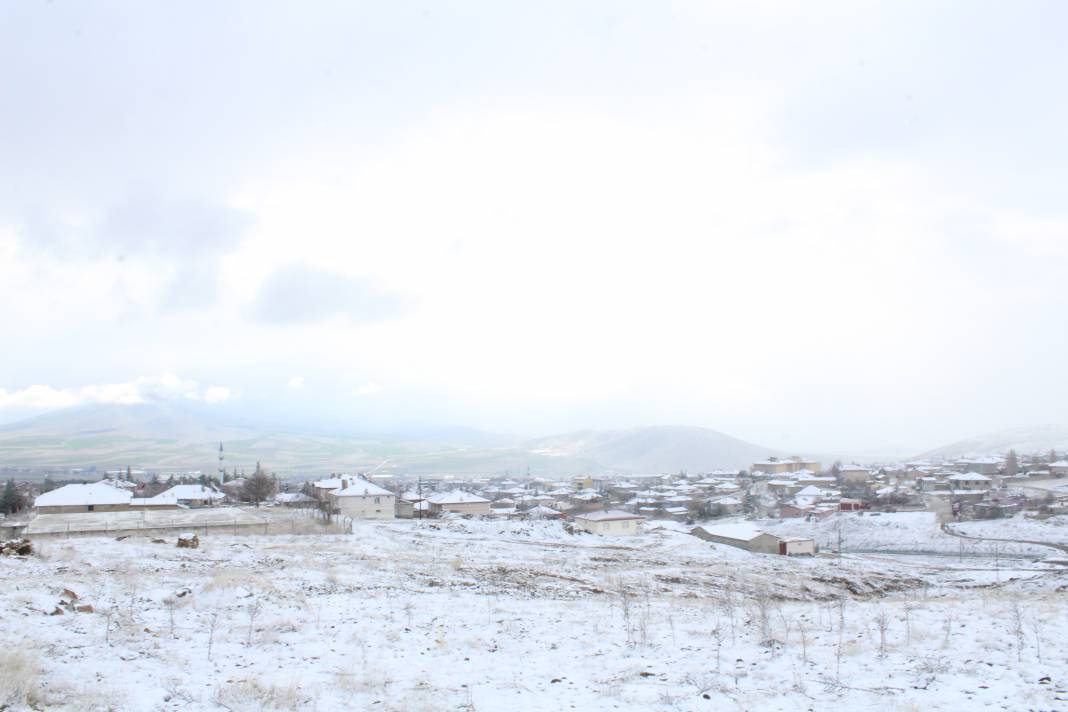 Mart ayının sonunda kar sürprizi: Konya'da etkili oldu... 3