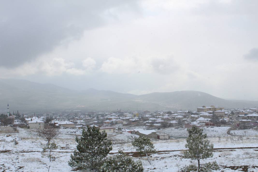 Mart ayının sonunda kar sürprizi: Konya'da etkili oldu... 2