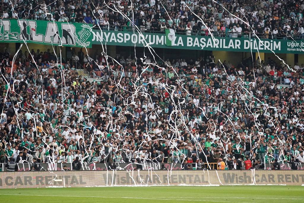 Konyaspor taraftarından muhteşem final 2
