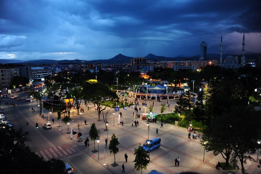 Akşamları gidecek yer aramayın: Konya’nın en güzel parkı ayaklarınızın altında... 4