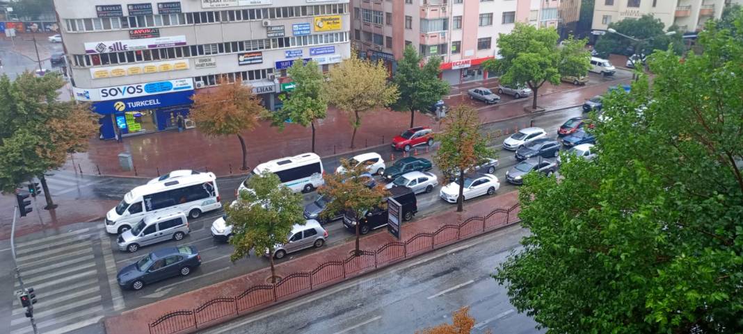 Tahminler tuttu! Konya'da sağanak yağış etkili oldu 5