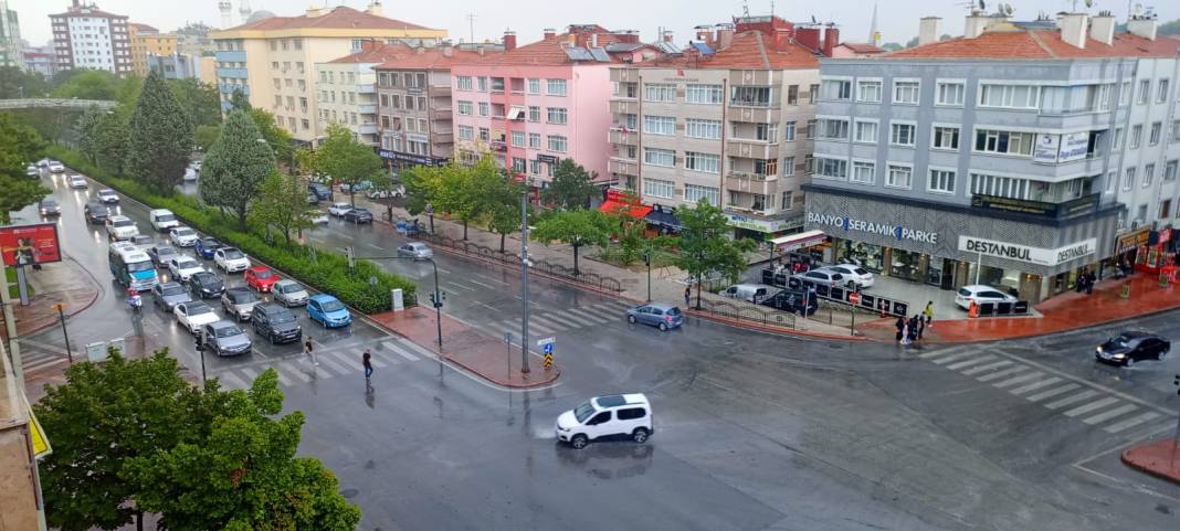 Tahminler tuttu! Konya'da sağanak yağış etkili oldu 6