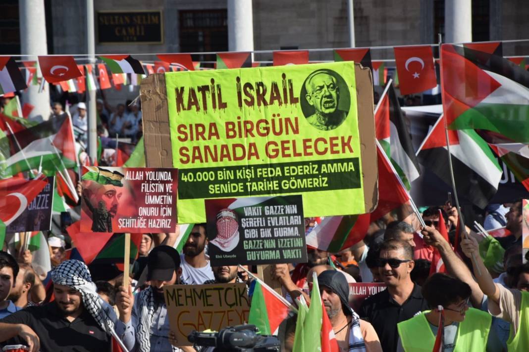 Haniye'nin çağrısıyla meydanlara inen Konya yine farkını gösterdi 18