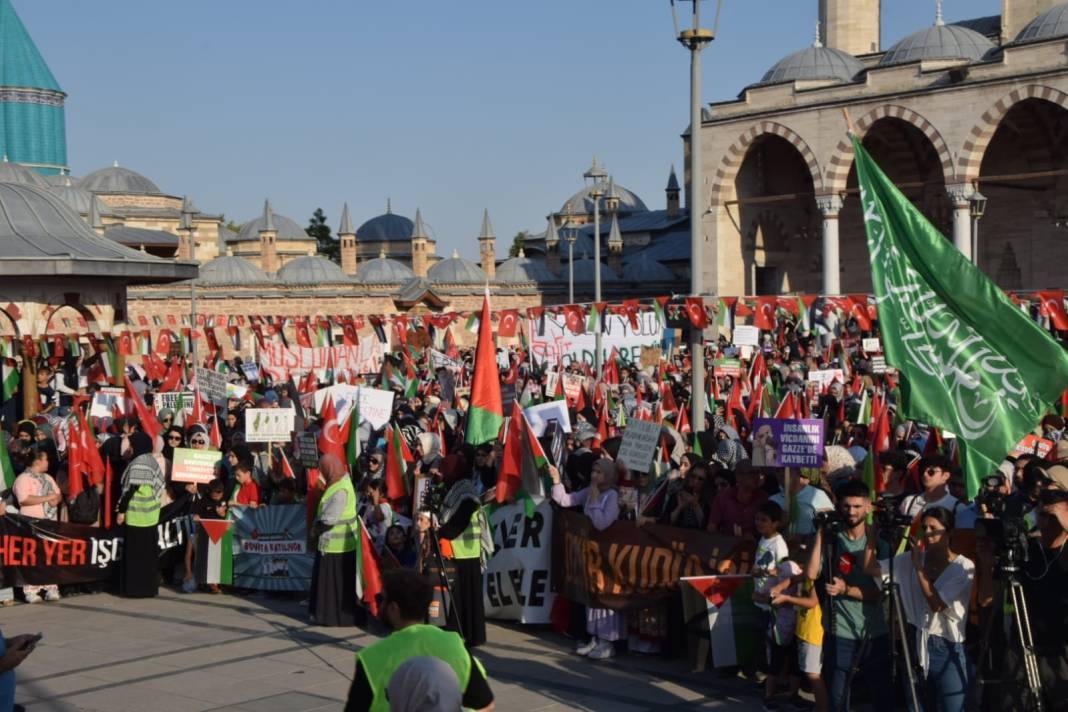 Haniye'nin çağrısıyla meydanlara inen Konya yine farkını gösterdi 10