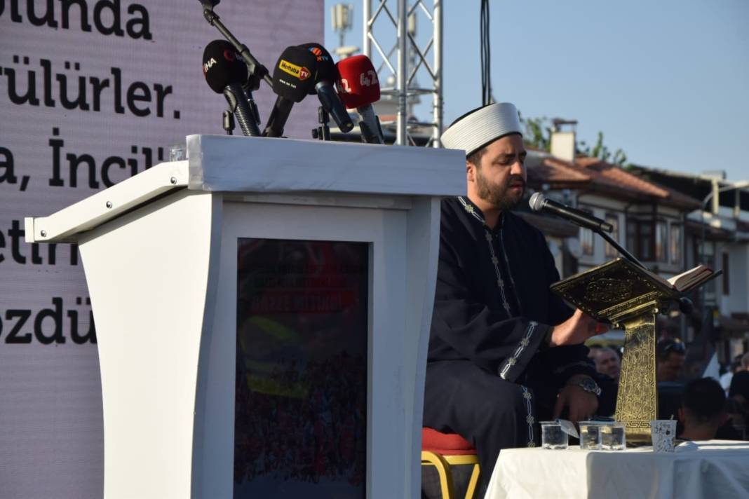 Haniye'nin çağrısıyla meydanlara inen Konya yine farkını gösterdi 12