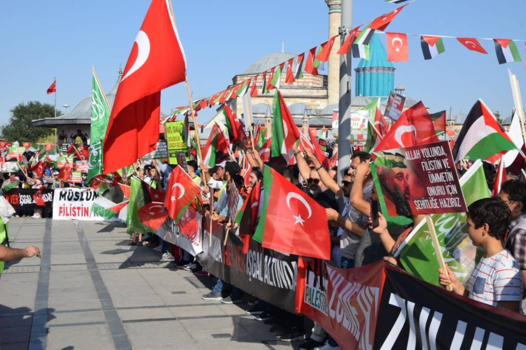 Haniye'nin çağrısıyla meydanlara inen Konya yine farkını gösterdi 16