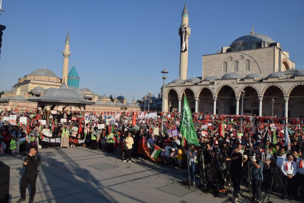Haniye'nin çağrısıyla meydanlara inen Konya yine farkını gösterdi 17
