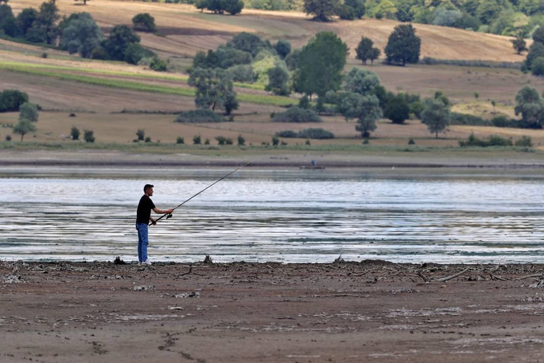 Ladik Gölü görüntüsü ile alarm veriyor! 12