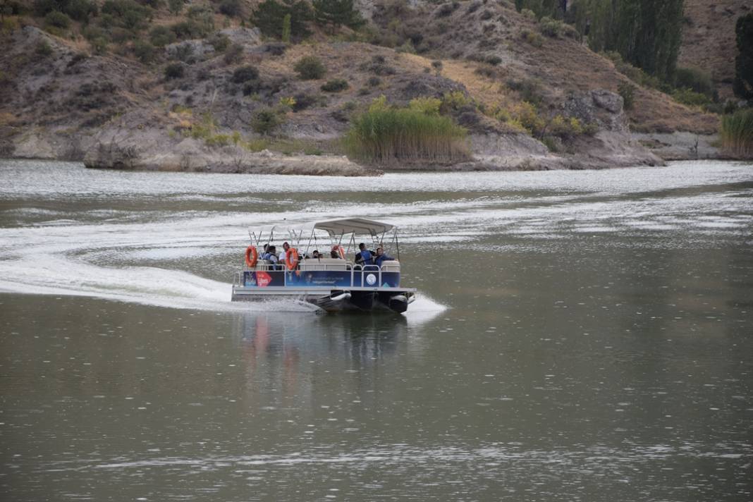 Konya’da tekne turu! Deniz yok ama keyfi var! İşte fiyatı… 4