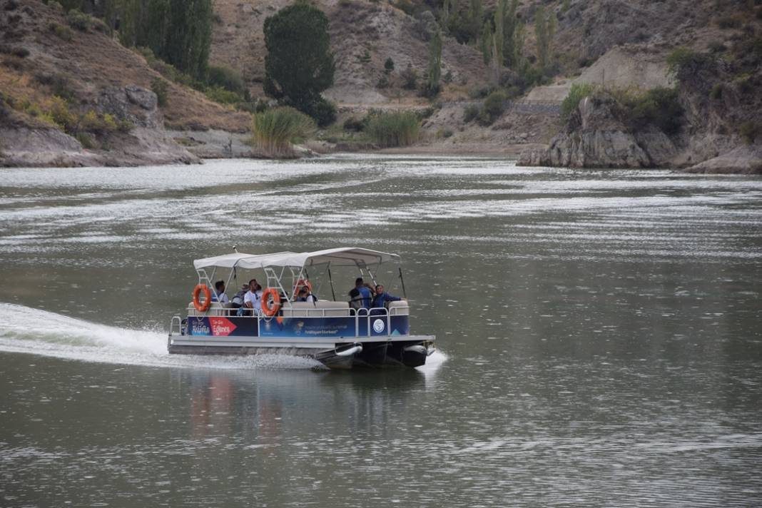 Konya’da tekne turu! Deniz yok ama keyfi var! İşte fiyatı… 8
