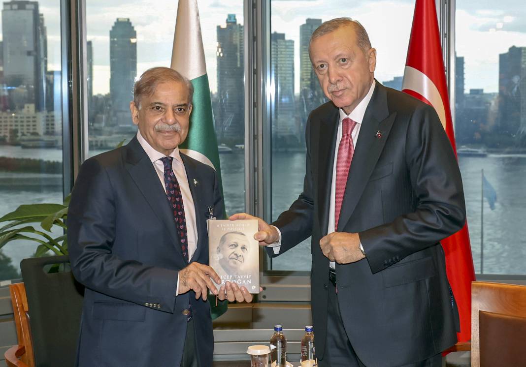 Cumhurbaşkanı Erdoğan'dan New York Türkevi'nde yoğun diplomasi 15