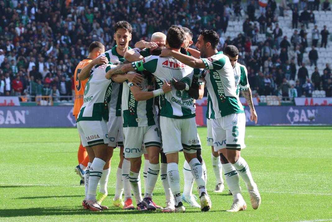 Konyaspor'un Başakşehir galibiyetinden kareler 17