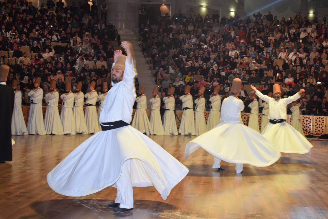 Muhabbet kokan Konya'da Mevlana anıldı! 27