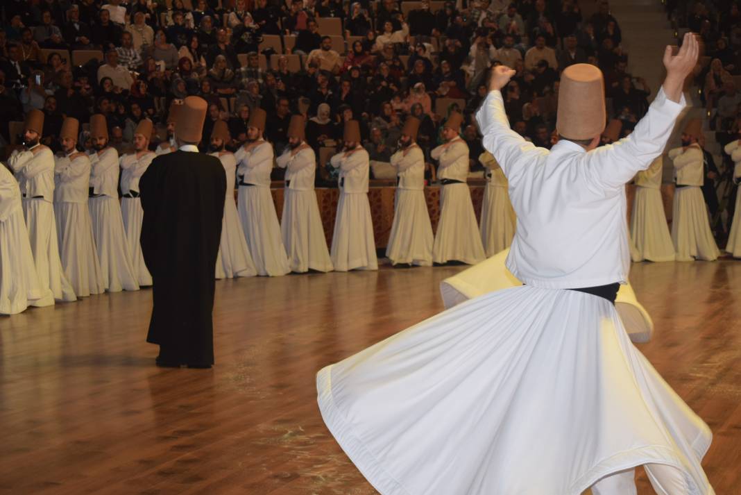 Muhabbet kokan Konya'da Mevlana anıldı! 28