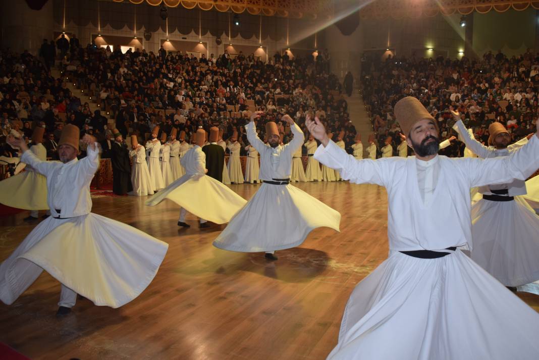 Muhabbet kokan Konya'da Mevlana anıldı! 23