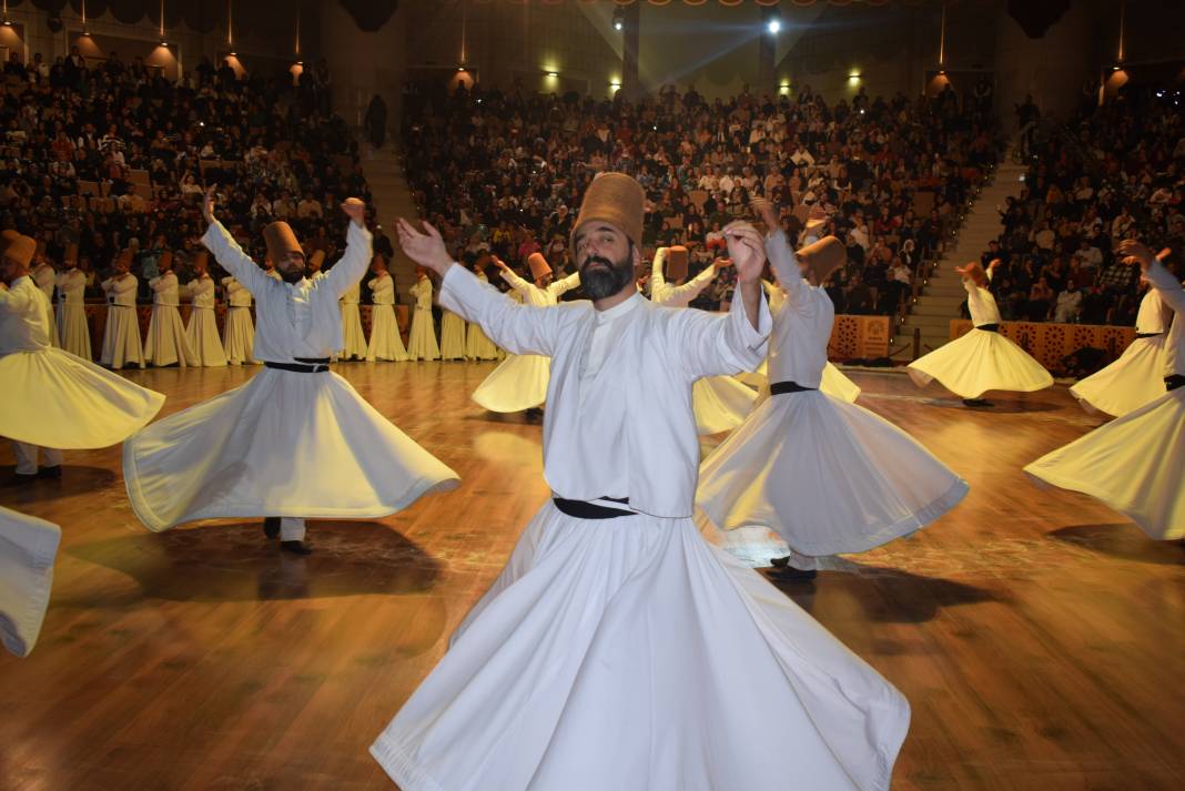 Muhabbet kokan Konya'da Mevlana anıldı! 22