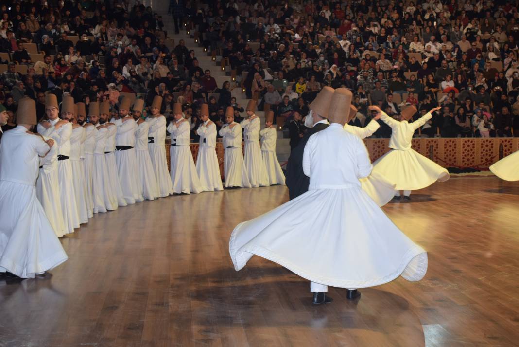 Muhabbet kokan Konya'da Mevlana anıldı! 19