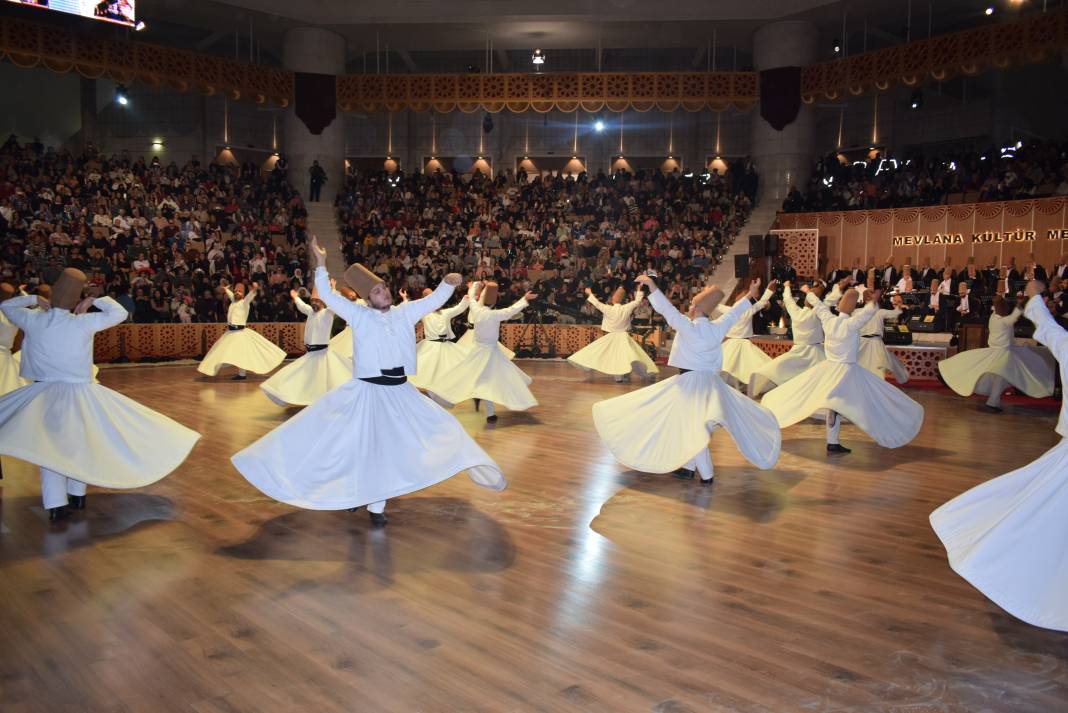 Muhabbet kokan Konya'da Mevlana anıldı! 18