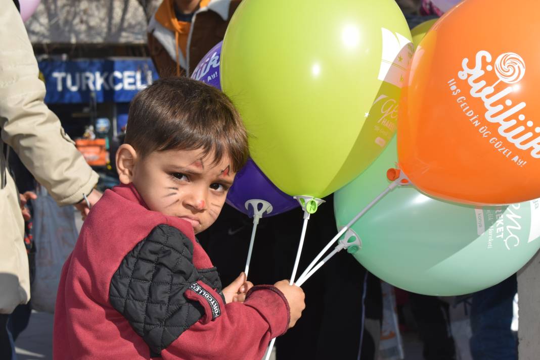 Konya'nın minikleri şivlilik coşkusuyla sokakları şenlendirdi 4