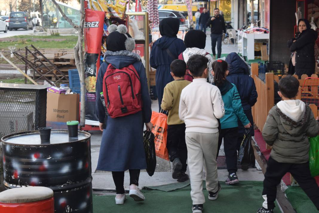 Konya'nın minikleri şivlilik coşkusuyla sokakları şenlendirdi 2