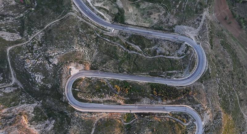 4 dakikada iklim değiştiriyor, Konya'yı Antalya'ya bağlıyor: Kıvrımlı yolu dronla görüntülendi 7