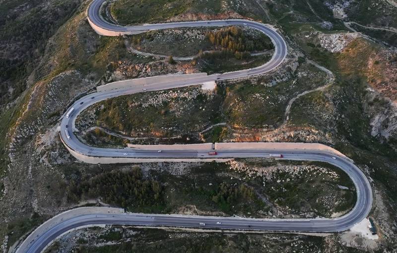 4 dakikada iklim değiştiriyor, Konya'yı Antalya'ya bağlıyor: Kıvrımlı yolu dronla görüntülendi 6
