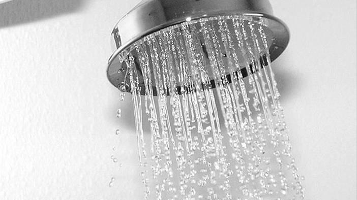 Sadece 5 dakika yeterli! Bu faydalarını duyunca her sabah soğuk suyla duş almak isteyeceksiniz 1